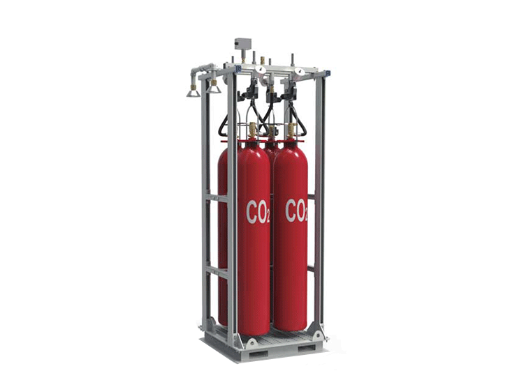 High pressure carbon dioxide fire extinguishing device